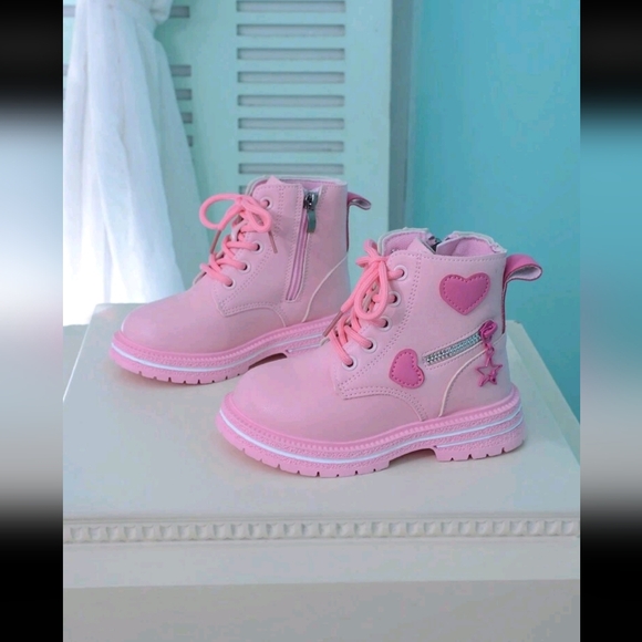 Girls boots - Picture 1 of 9